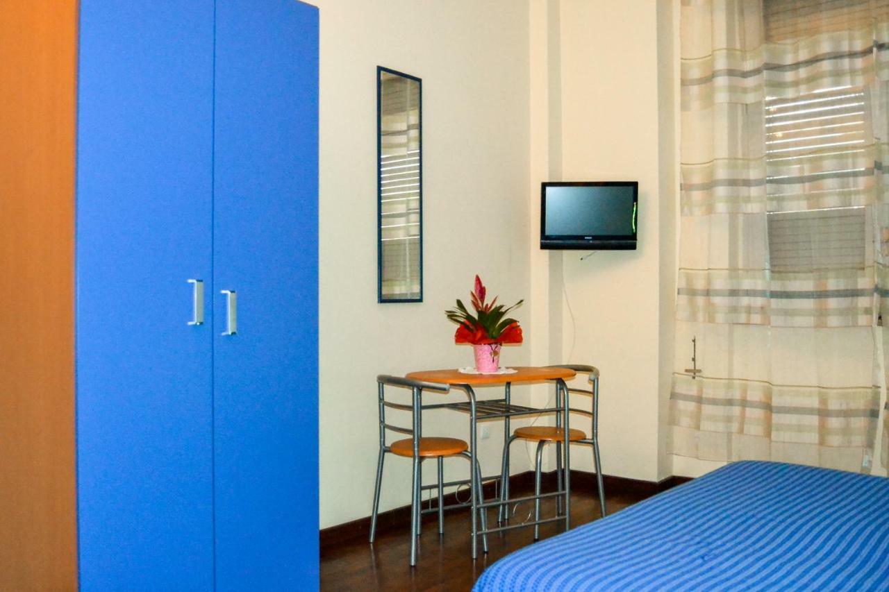Cheap In Center Hotell Palermo Exteriör bild